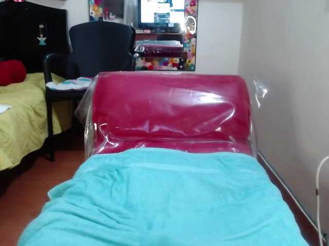 Live sex webcam photo for angellove266 #273475372