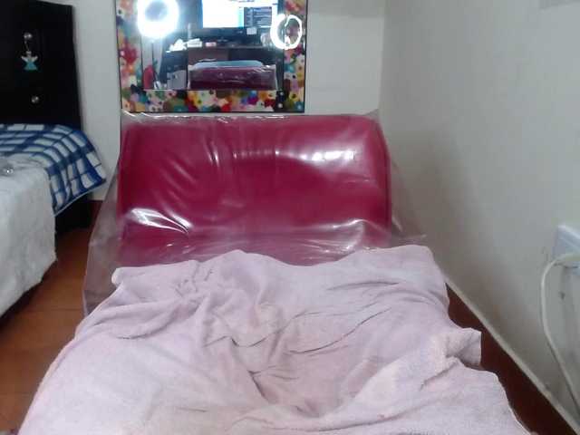 Live sex webcam photo for angellove266 #274325275