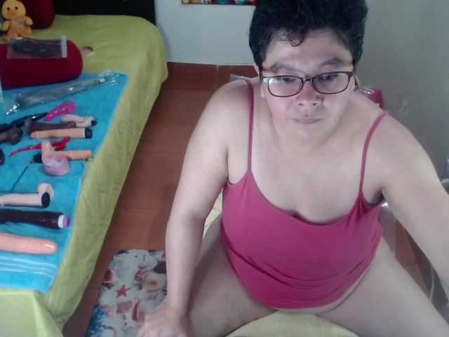 Live sex webcam photo for angellove266 #274556741