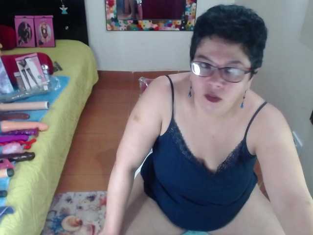 Live sex webcam photo for angellove266 #274935802