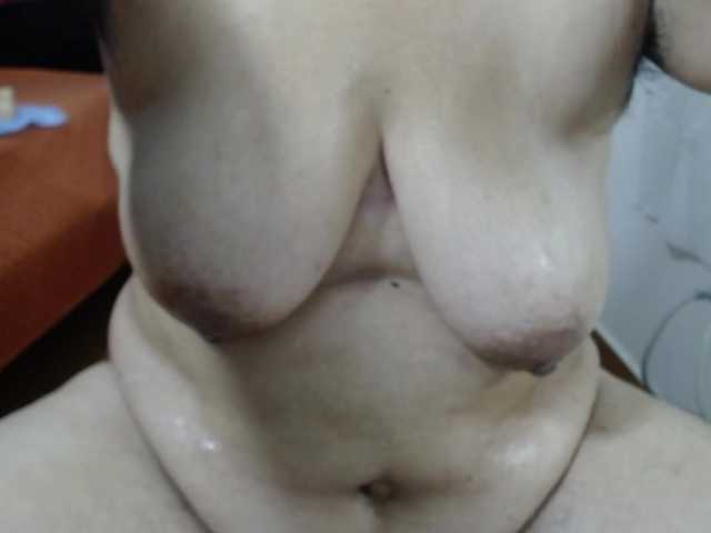 Live sex webcam photo for angellove266 #276665095