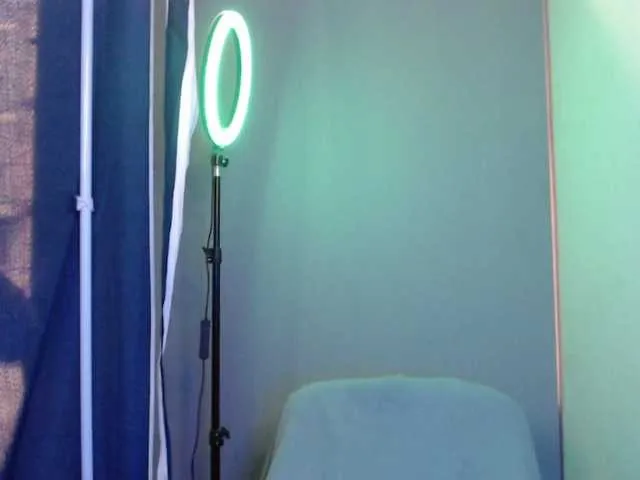 Live sex webcam photo for angelscorpio #275508323