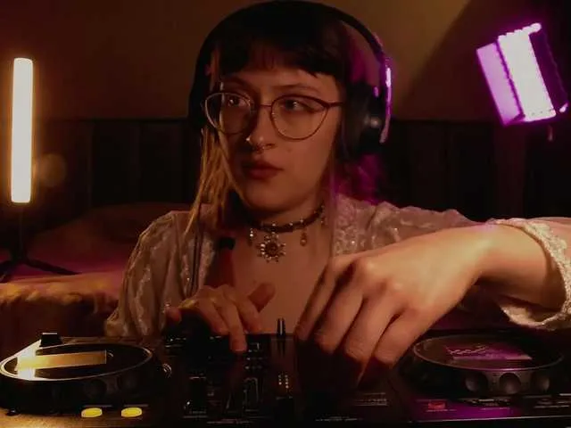 Live sex webcam photo for anime-couple #290357681