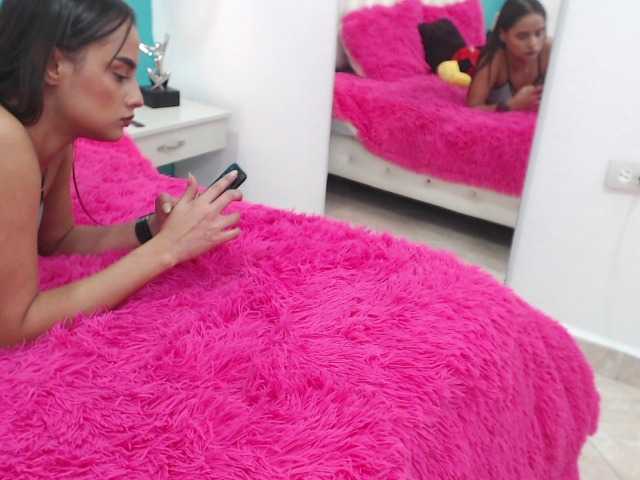 Live sex webcam photo for anistone-love #271724390