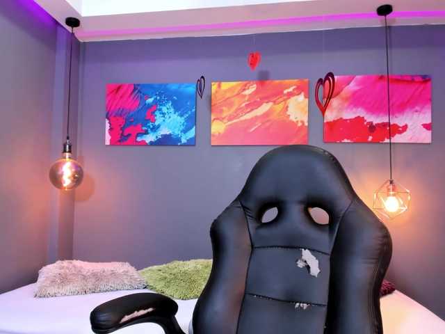 Live sex webcam photo for ann-scott #277332563