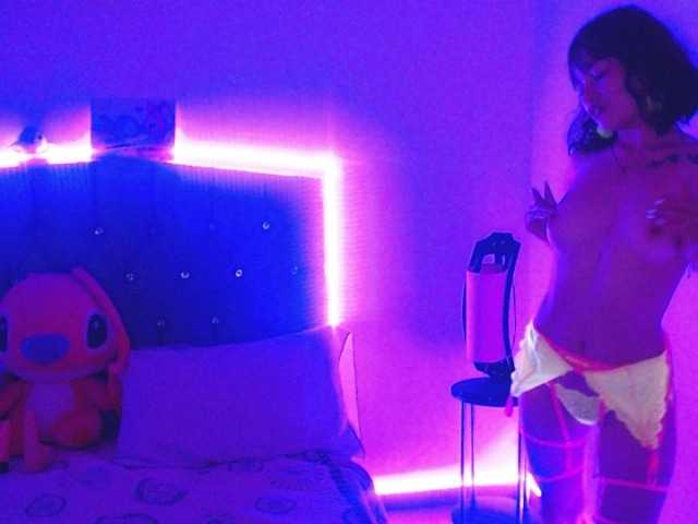 Live sex webcam photo for anna-herrera #272680762