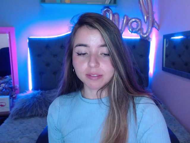 Live sex webcam photo for anna-rosee #271959909