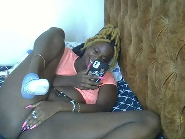 Live sex webcam photo for annabella3 #290768519