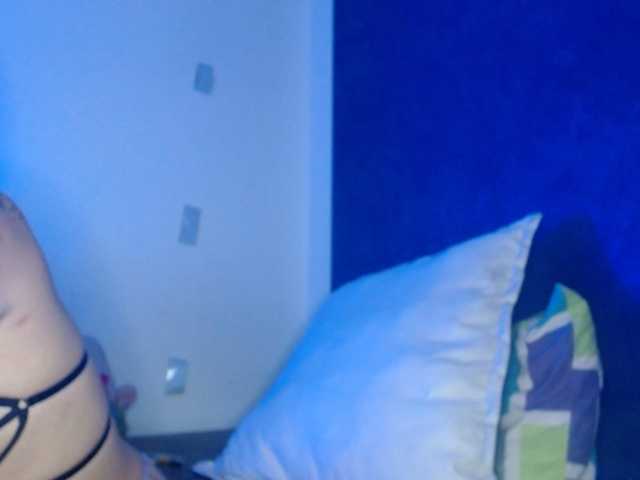 Live sex webcam photo for annacat1 #272365737