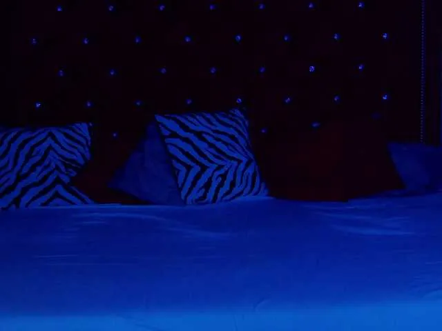 Live sex webcam photo for annamontrix #272179060