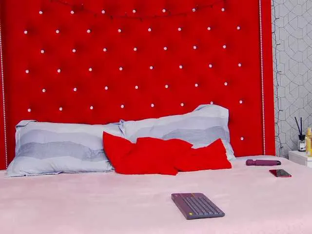 Live sex webcam photo for annamontrix #272533681
