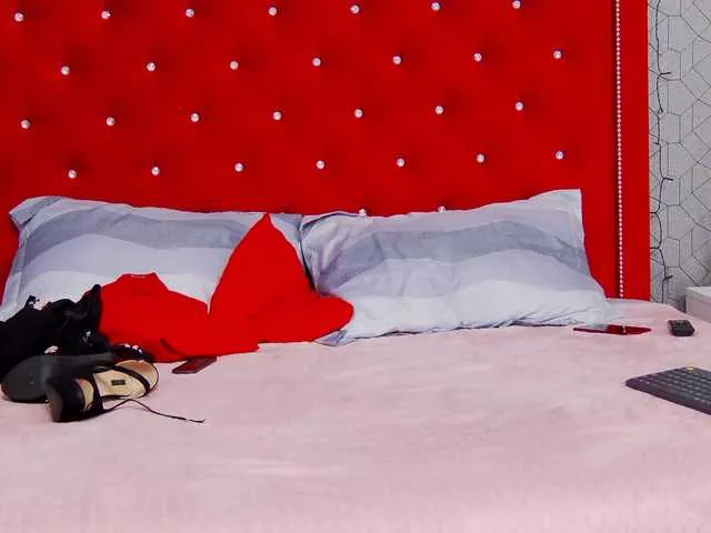 Live sex webcam photo for annamontrix #272622381