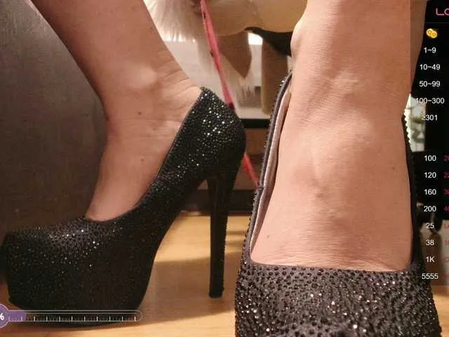 Live sex webcam photo for annawow69 #277400189