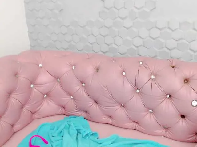 Live sex webcam photo for anne-white #271796562