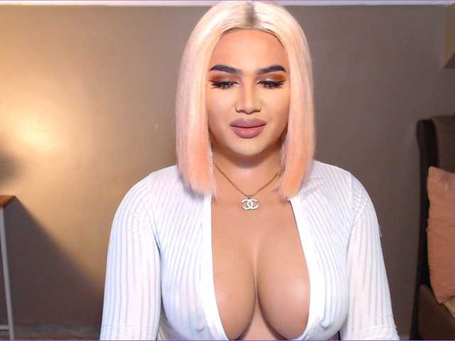 Live sex webcam photo for annehart #273404192