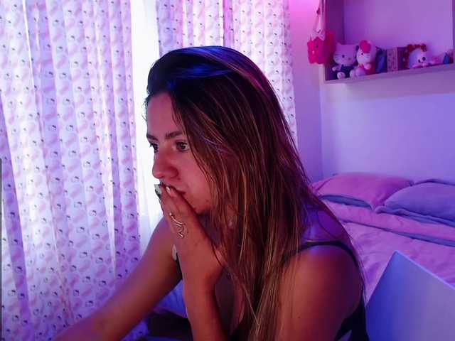 Live sex webcam photo for anniax #273476057