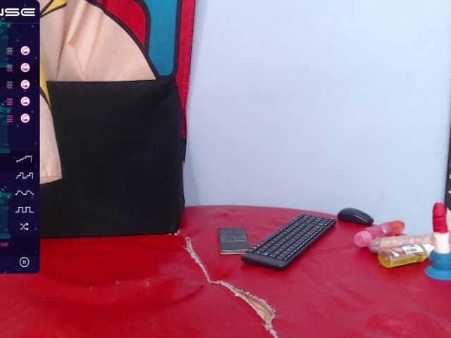 Live sex webcam photo for annie-adams #271686971