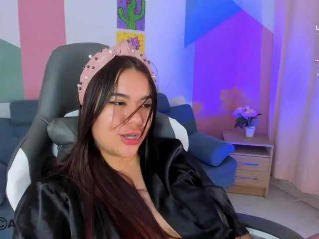 Live sex webcam photo for annie-barozzi #275870251