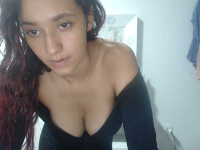 Live sex webcam photo for annieclark #272974842