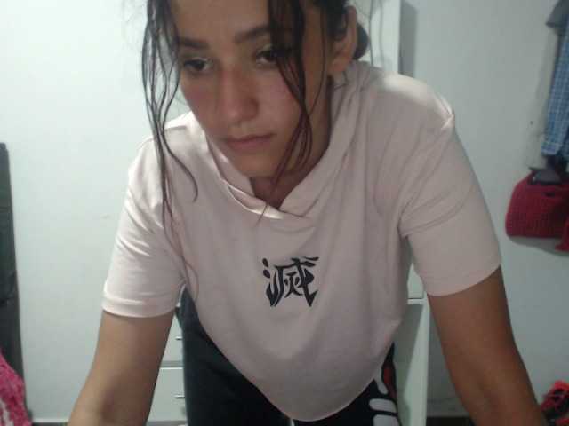 Live sex webcam photo for annieclark #273079552