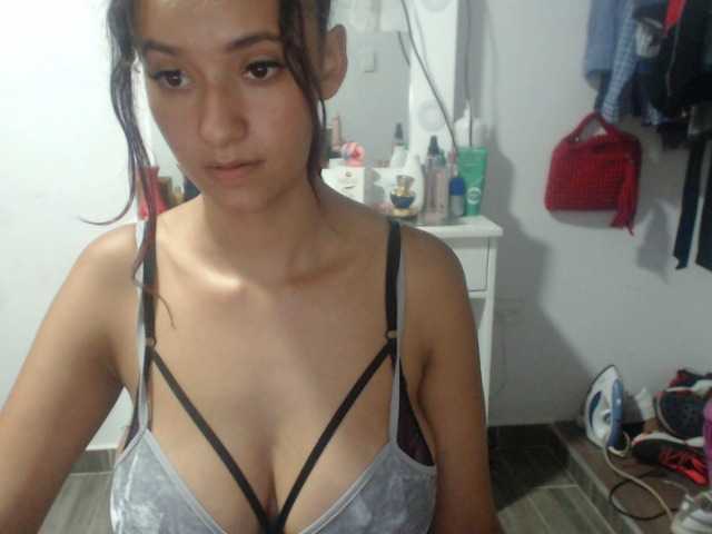 Live sex webcam photo for annieclark #273133404