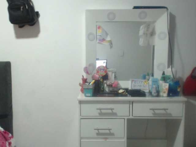 Live sex webcam photo for annieclark #273401136