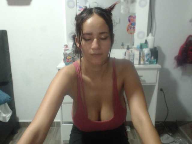 Live sex webcam photo for annieclark #273455280