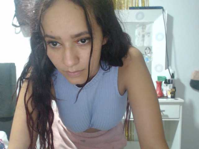 Live sex webcam photo for annieclark #273916271