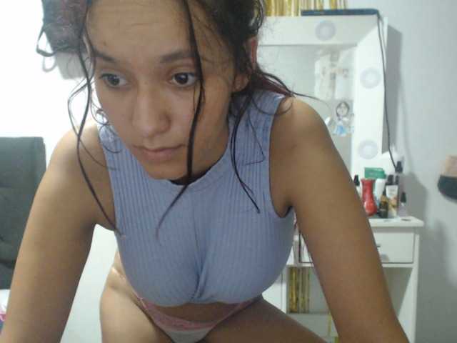 Live sex webcam photo for annieclark #273918874
