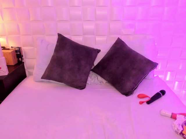 Live sex webcam photo for anny-rouse24 #290587337