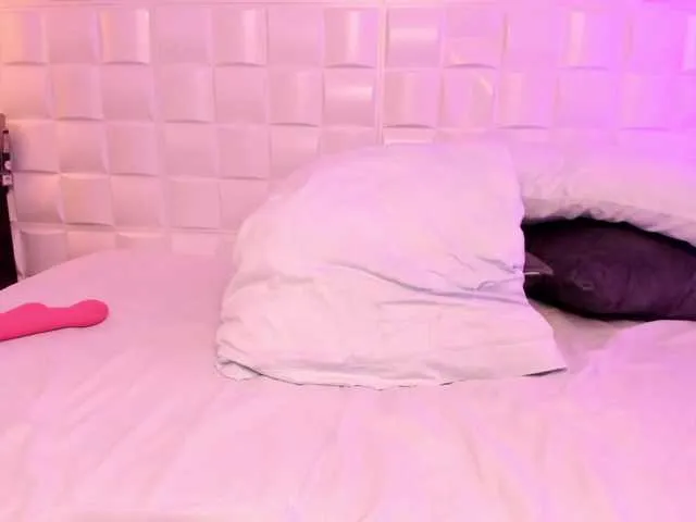 Live sex webcam photo for anny-rouse24 #290674293