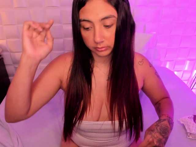 Live sex webcam photo for anny-rouse24 #290907290