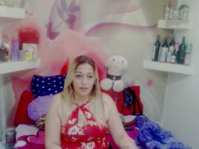 Live sex webcam photo for annysalazar #271997362