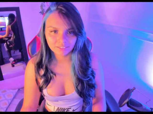 Live sex webcam photo for anthonellahil #272237241