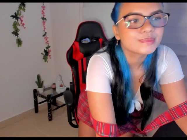Live sex webcam photo for anthonellahil #272337654