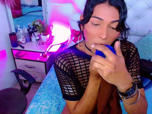 Live sex webcam photo for antonelababy #290631951