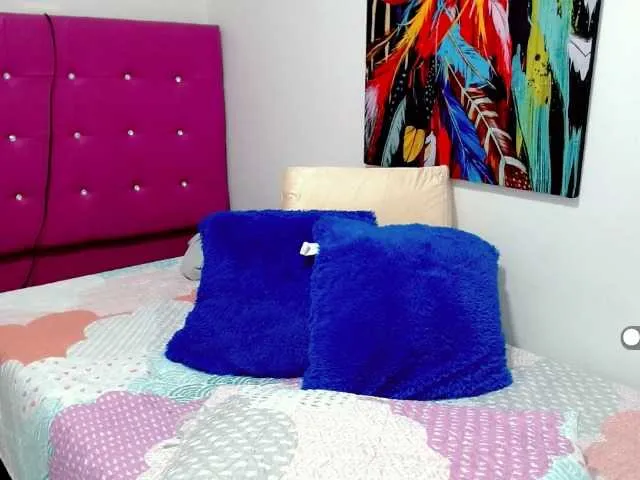 Live sex webcam photo for antonella-02 #276035392