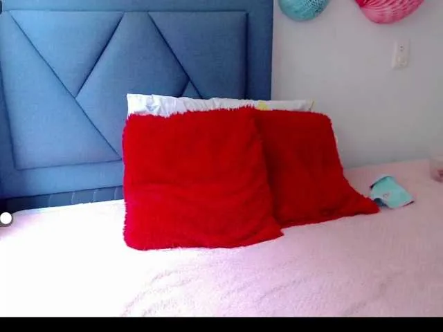 Live sex webcam photo for antonella-02 #277523992