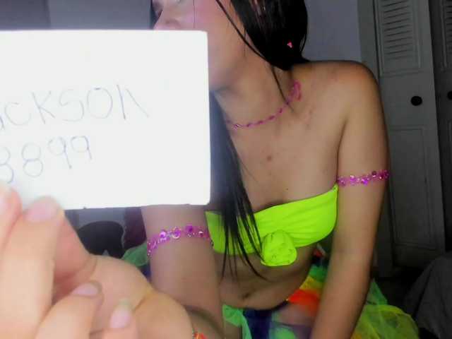 Live sex webcam photo for antonellaa1 #273466723