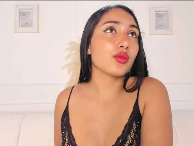 Live sex webcam photo for antonellasinitave #277998930