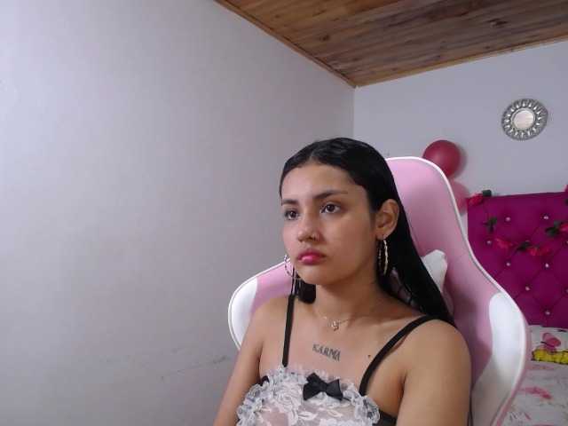 Live sex webcam photo for antonellasweetlittle #289597458