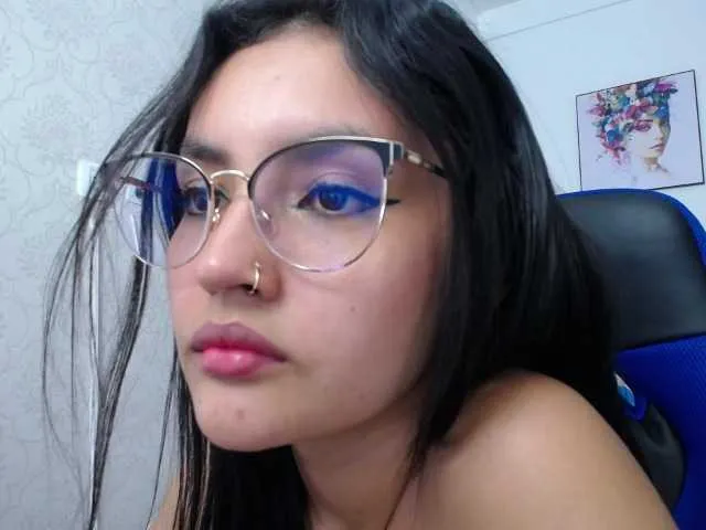 Live sex webcam photo for antonellasweetlittle #290281695