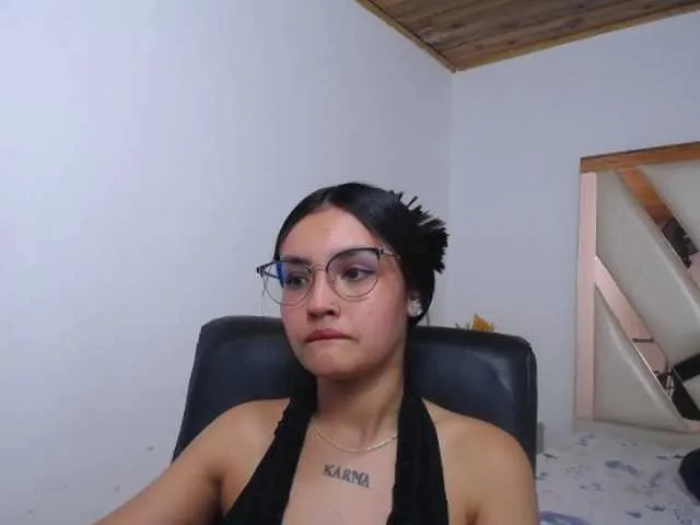 Live sex webcam photo for antonellasweetlittle #290301298