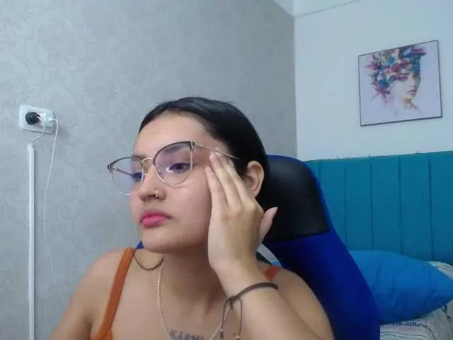 Live sex webcam photo for antonellasweetlittle #290330154