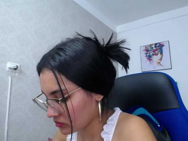 Live sex webcam photo for antonellasweetlittle #290536240