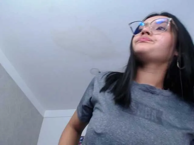 Live sex webcam photo for antonellasweetlittle #290864689