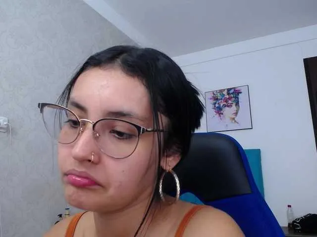 Live sex webcam photo for antonellasweetlittle #290877488