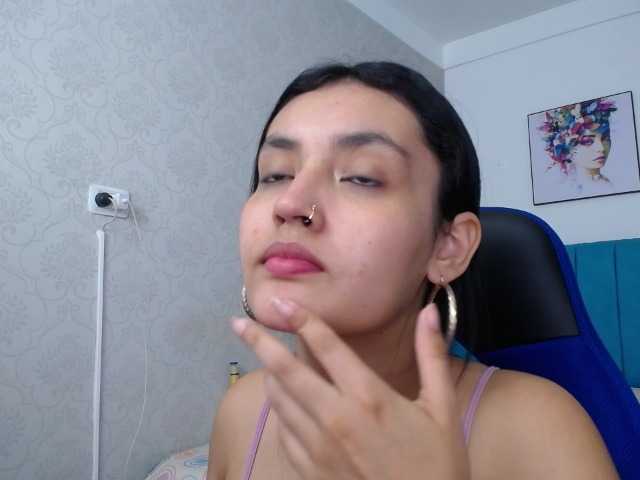 Live sex webcam photo for antonellasweetlittle #290903904