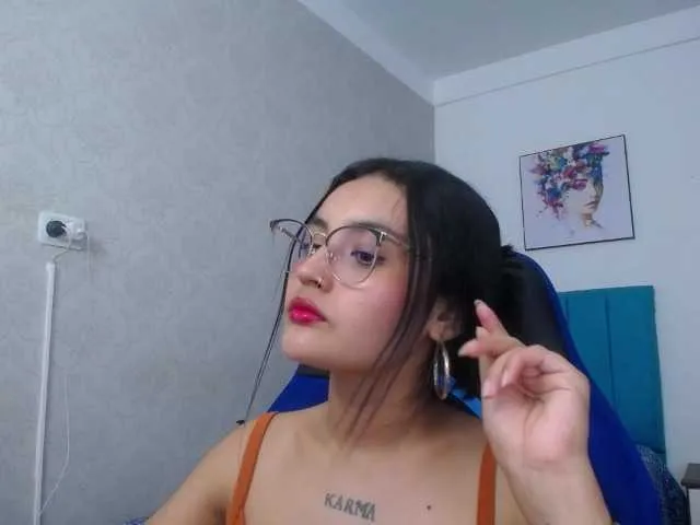 Live sex webcam photo for antonellasweetlittle #290931308