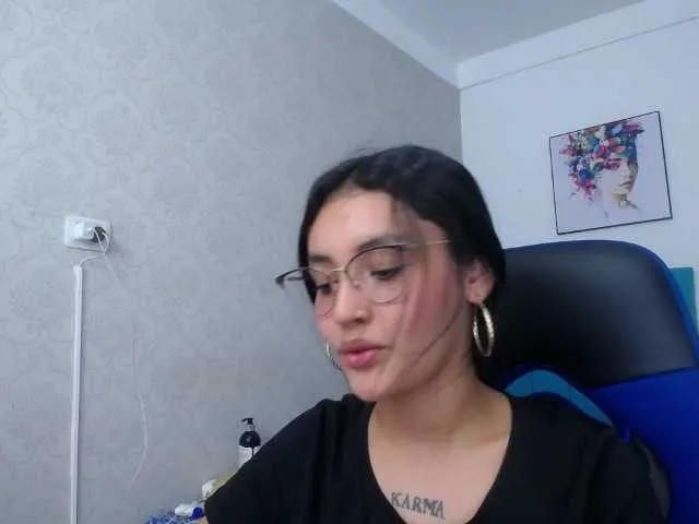 Live sex webcam photo for antonellasweetlittle #290972215